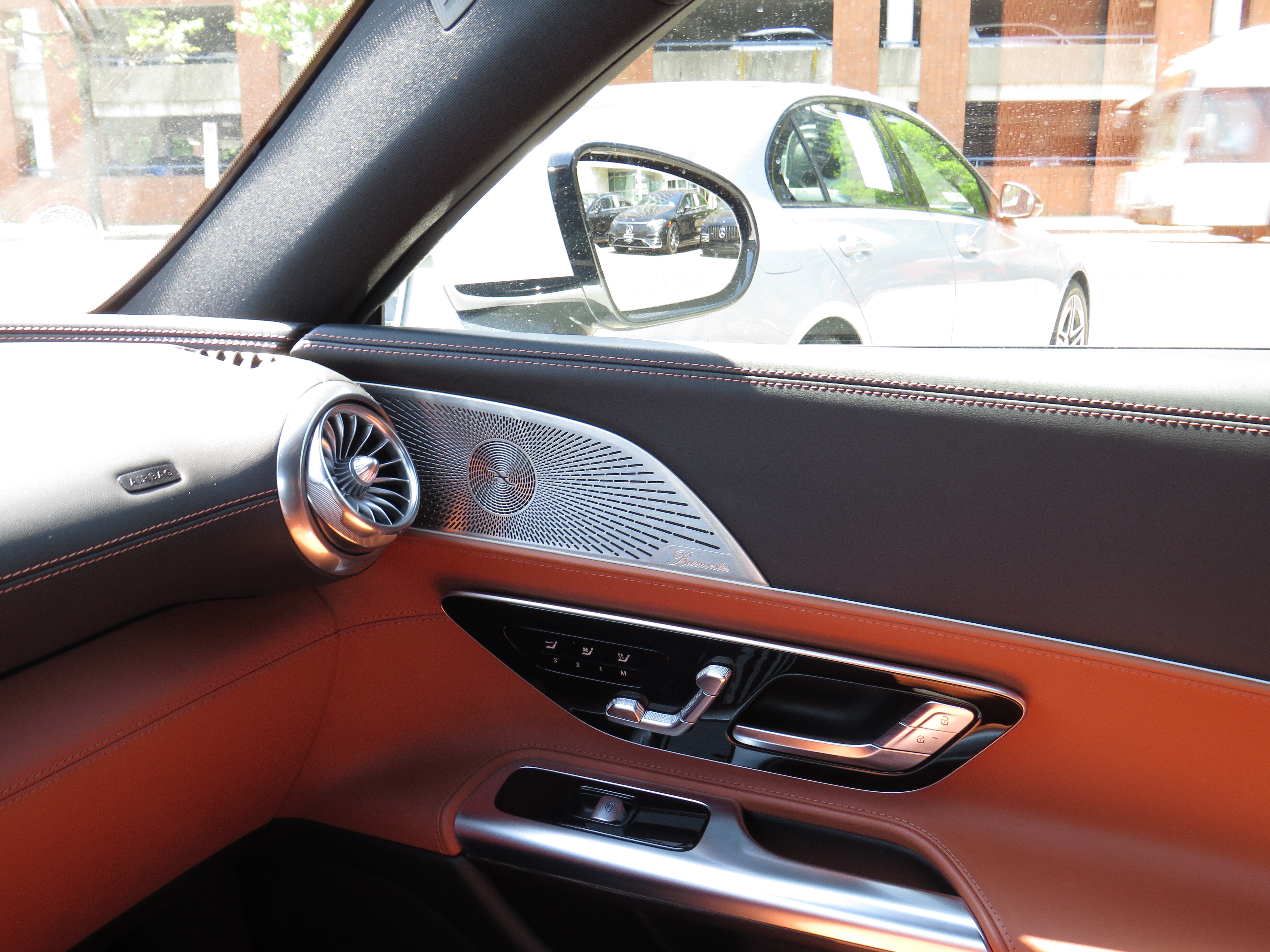 Certified Used 2022 MANUFAKTUR Moonlight White Metallic Mercedes-Benz AMG® SL 55 image 15