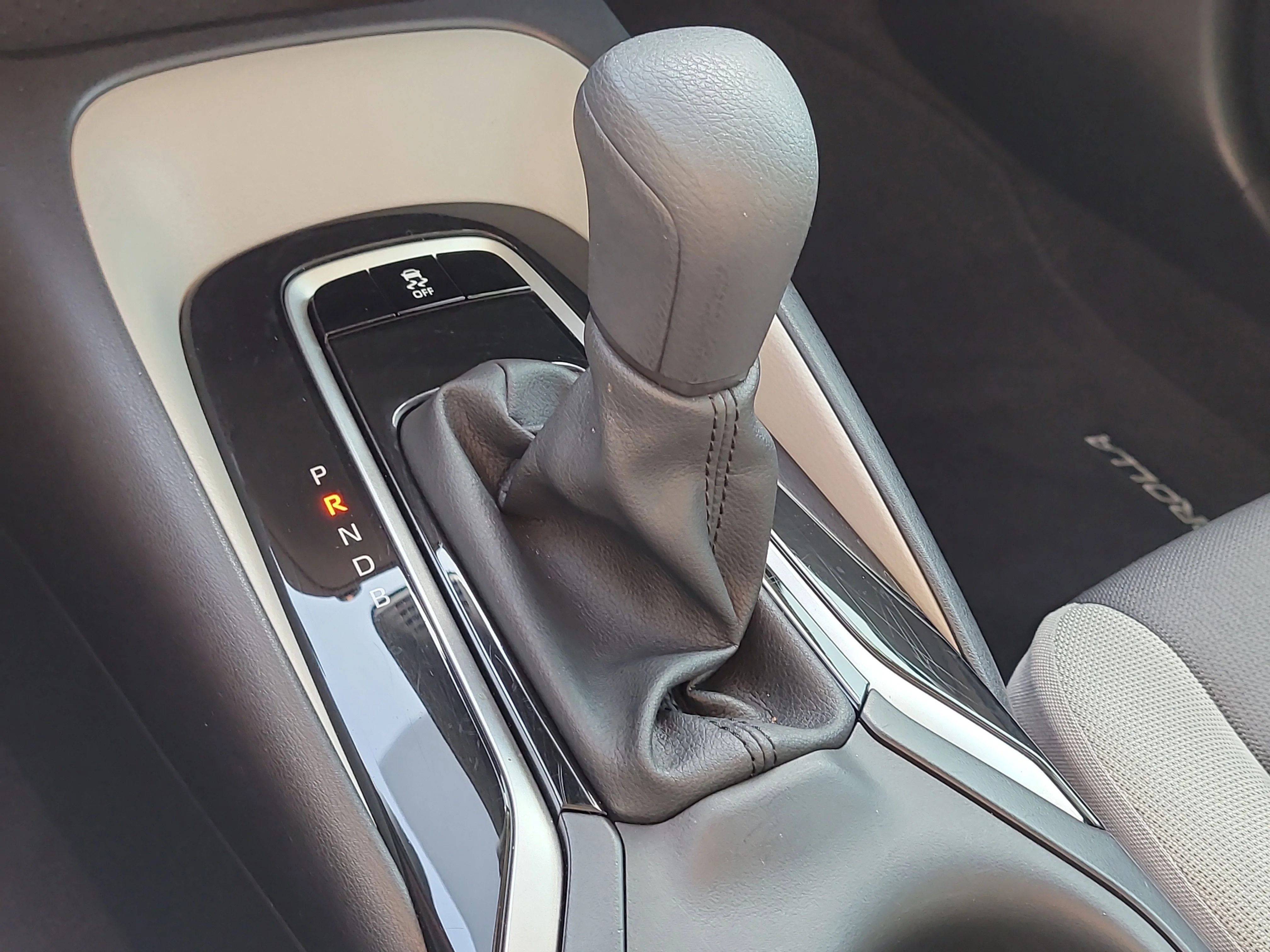 Certified Used 2025 Blueprint Toyota LE image 23