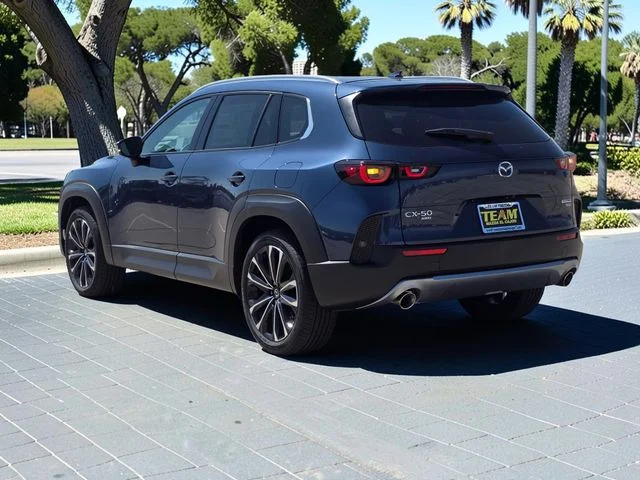 2025 Mazda CX-50 Premium - Photo 7