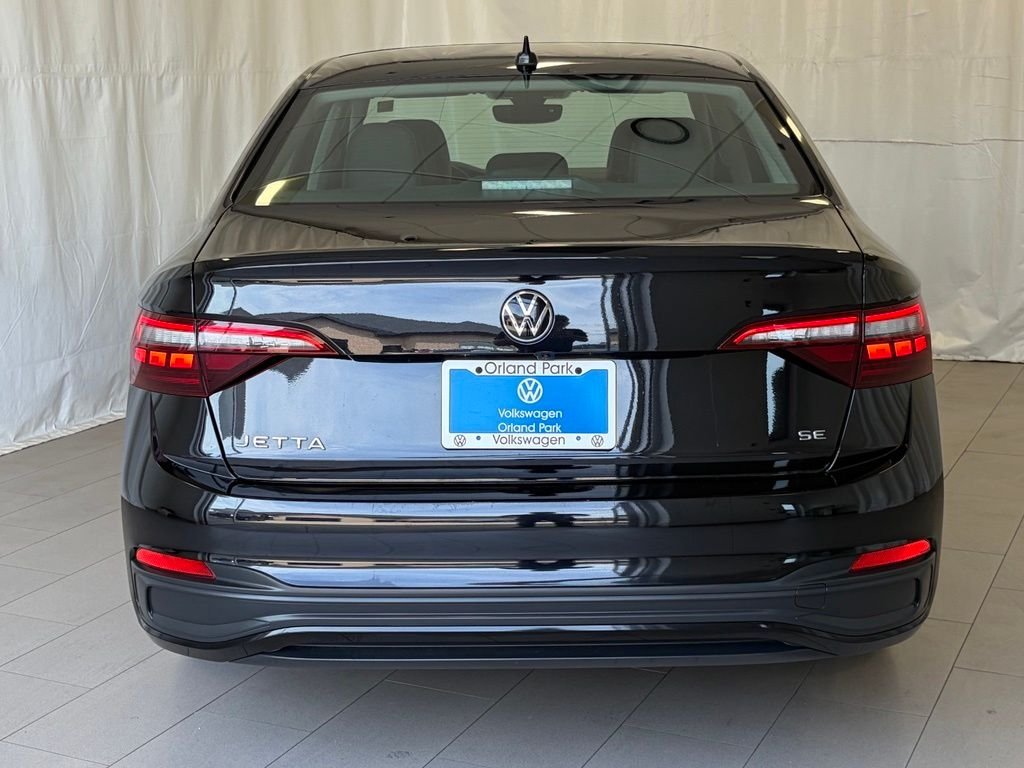 Used 2023 Deep Black Pearl Volkswagen 1.5T SE image 8
