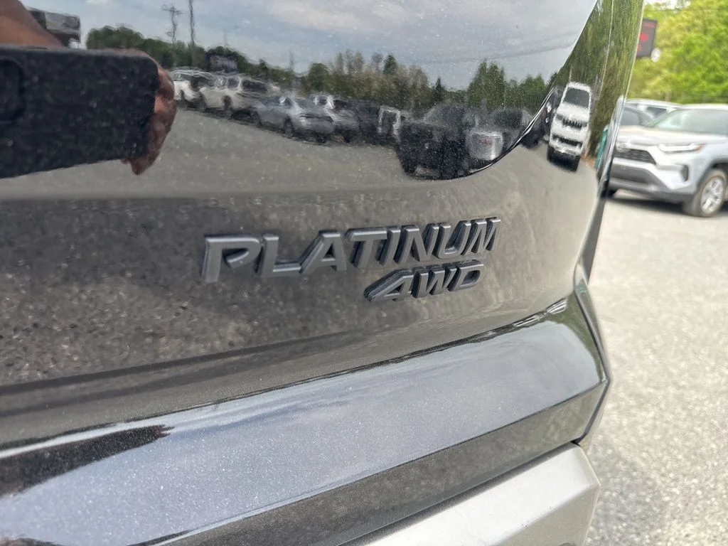 Used 2023 Black Nissan Platinum image 33