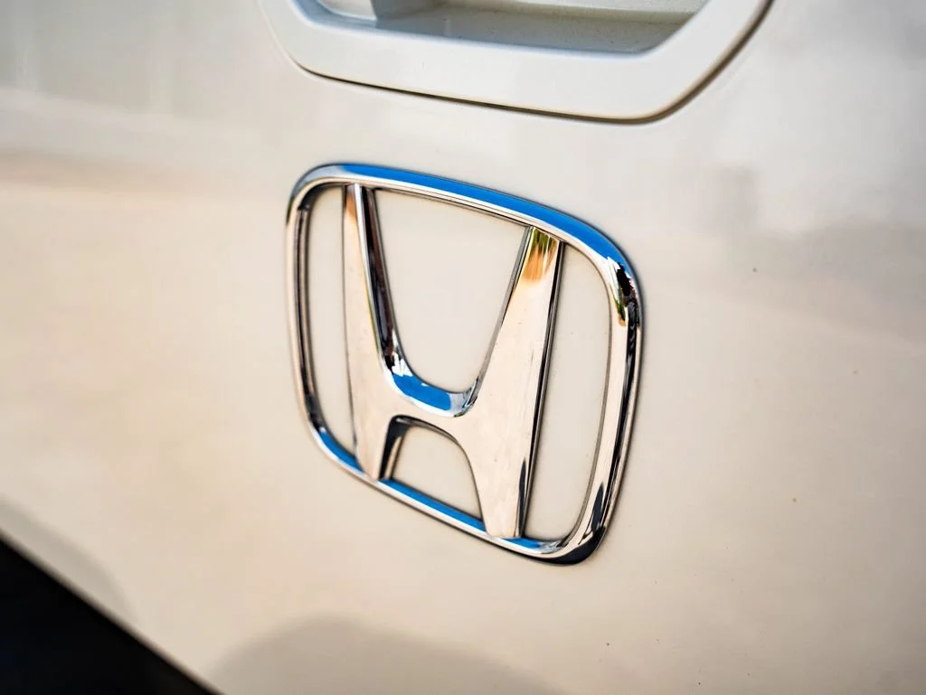 Used 2017 White Diamond Pearl Honda RTL image 17