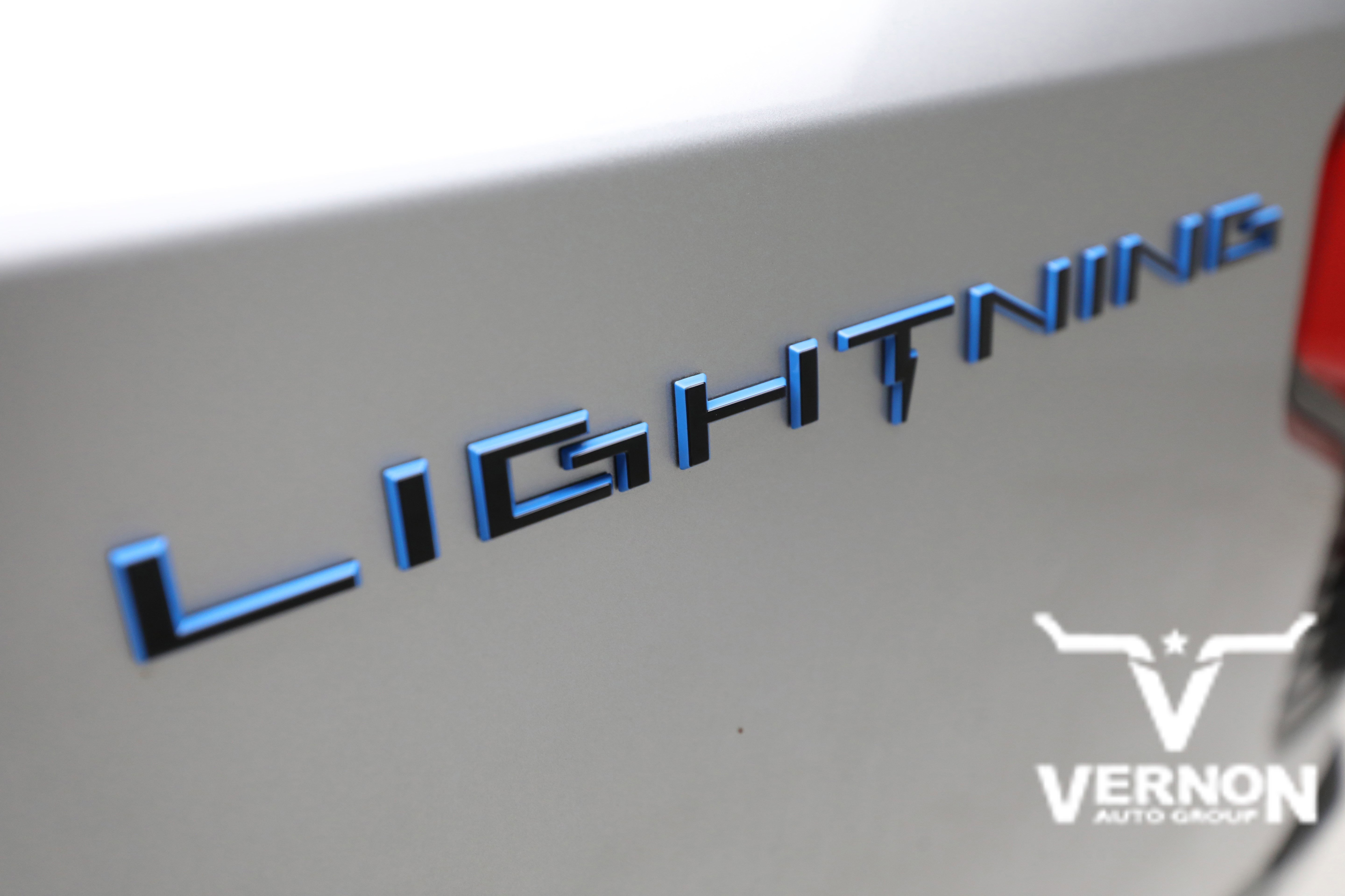 2025 Ford F-150 Lightning Flash - Photo 35