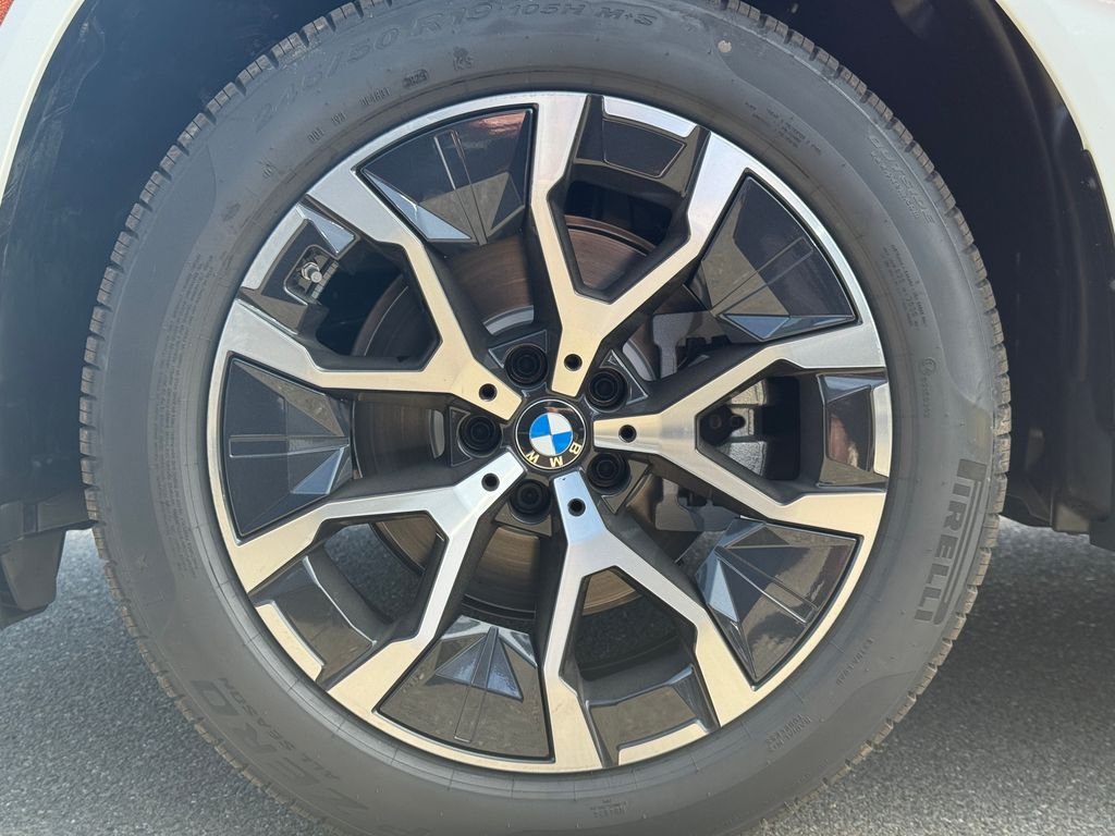 New 2026 Alpine White BMW 30 xDrive image 7