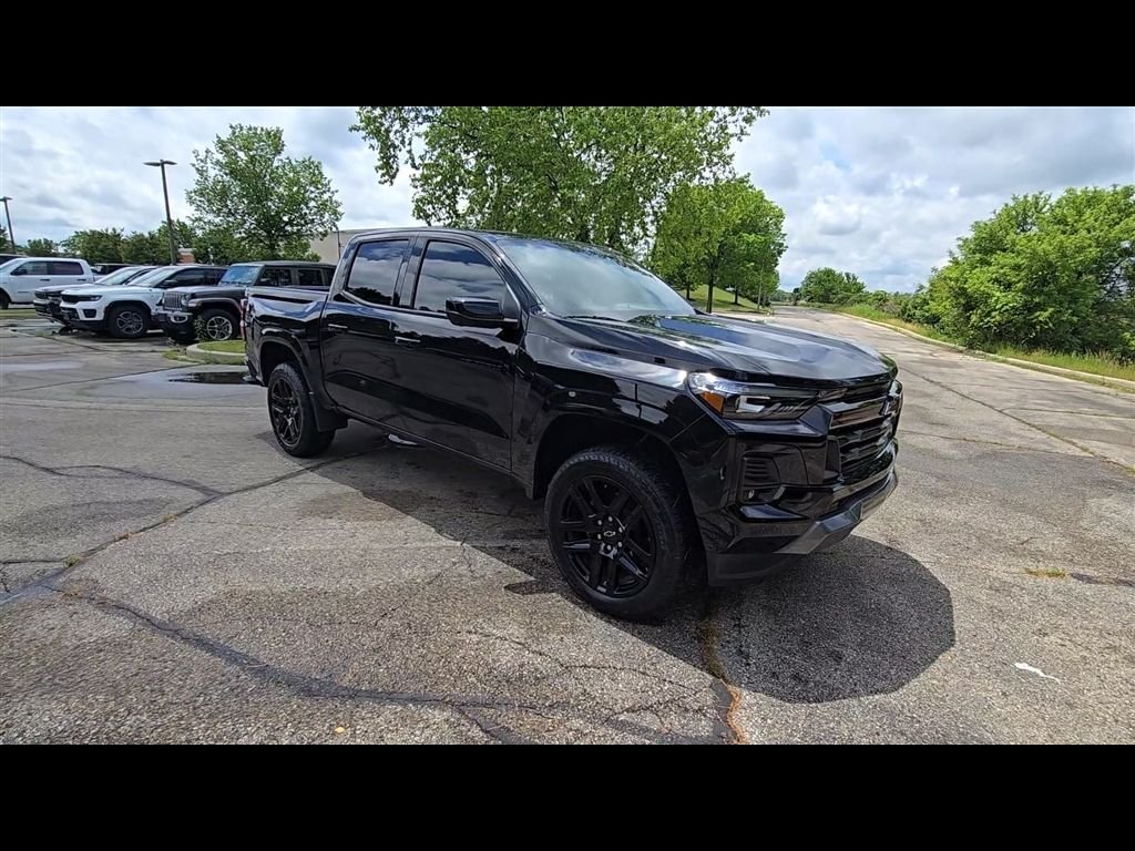 Used 2025 Black Chevrolet Z71 image 9
