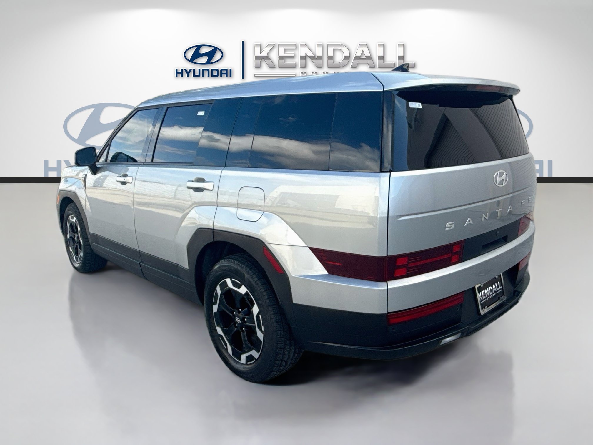 Certified Used 2024 Shimmering Silver Hyundai SE image 4