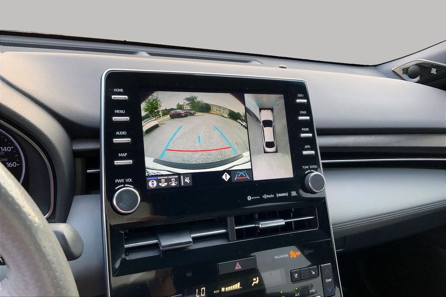 Used 2020 Wind Chill Pearl Toyota Hybrid Limited image 28
