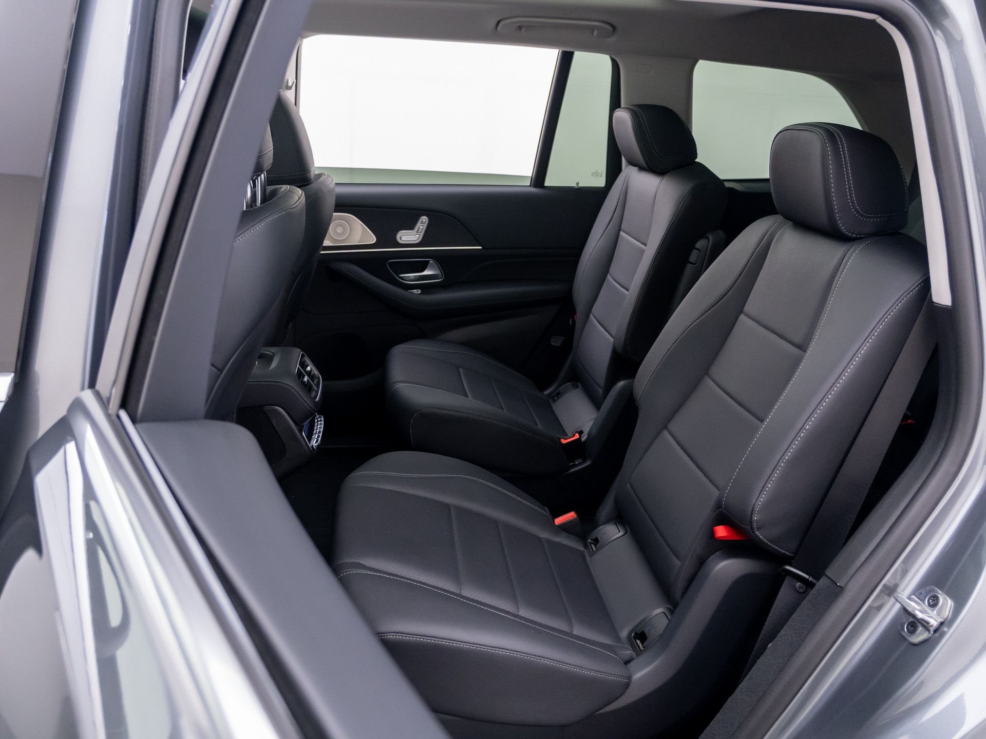 New 2026 Selenite Grey Metallic Mercedes-Benz GLS 450 image 18