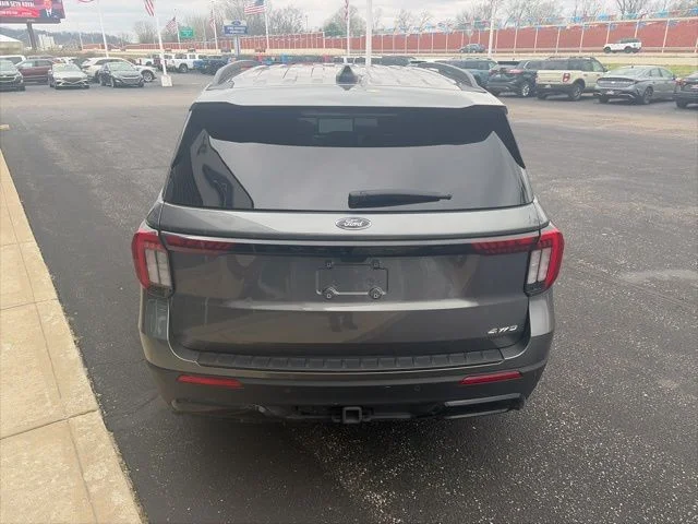 Used 2025 Gray Metallic Ford ST-Line image 7