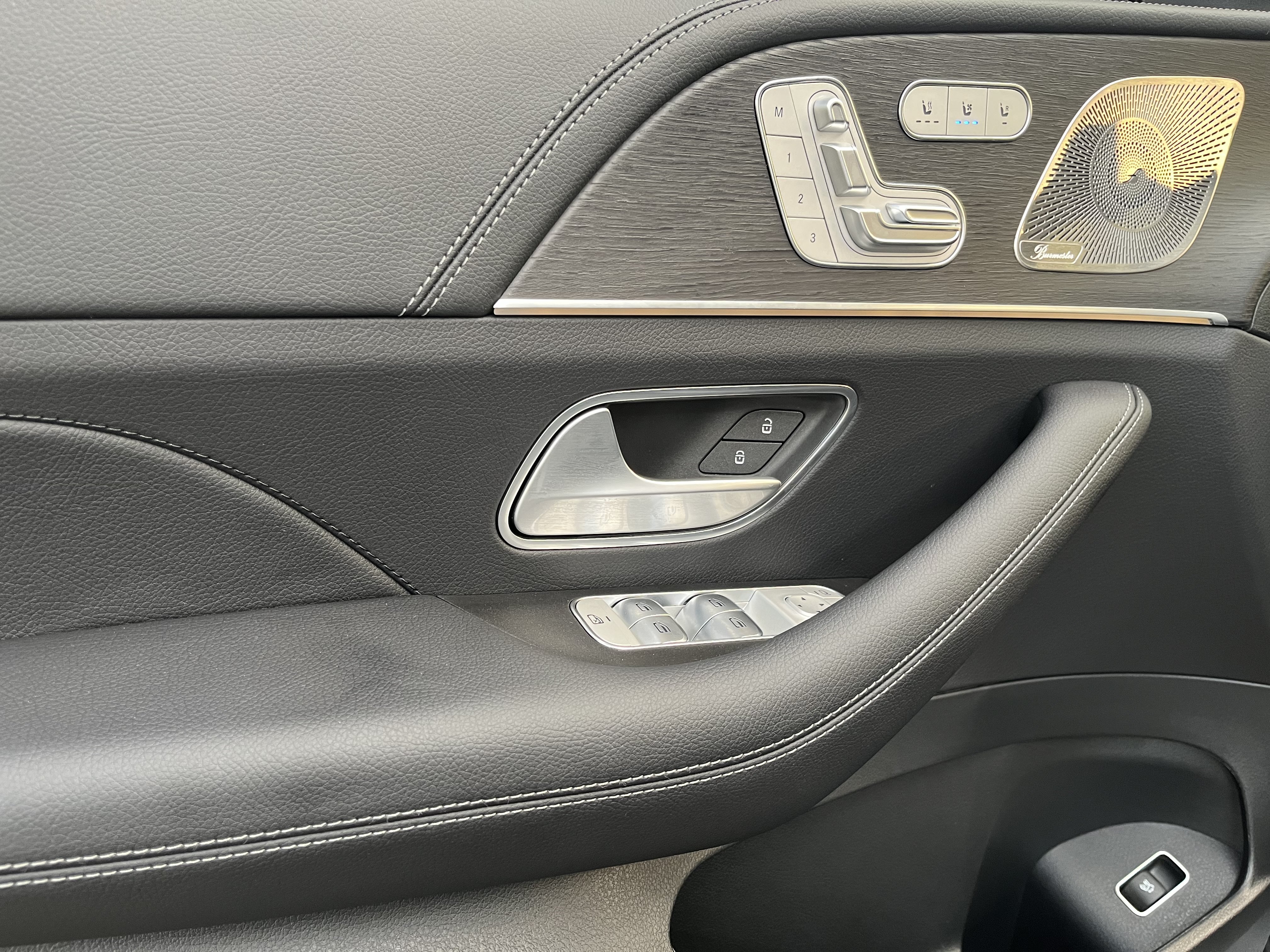New 2026 SELENITE GREY Mercedes-Benz GLE 580 image 11