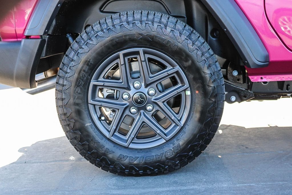 New 2026 Tuscadero Pearlcoat Jeep Sport S image 12