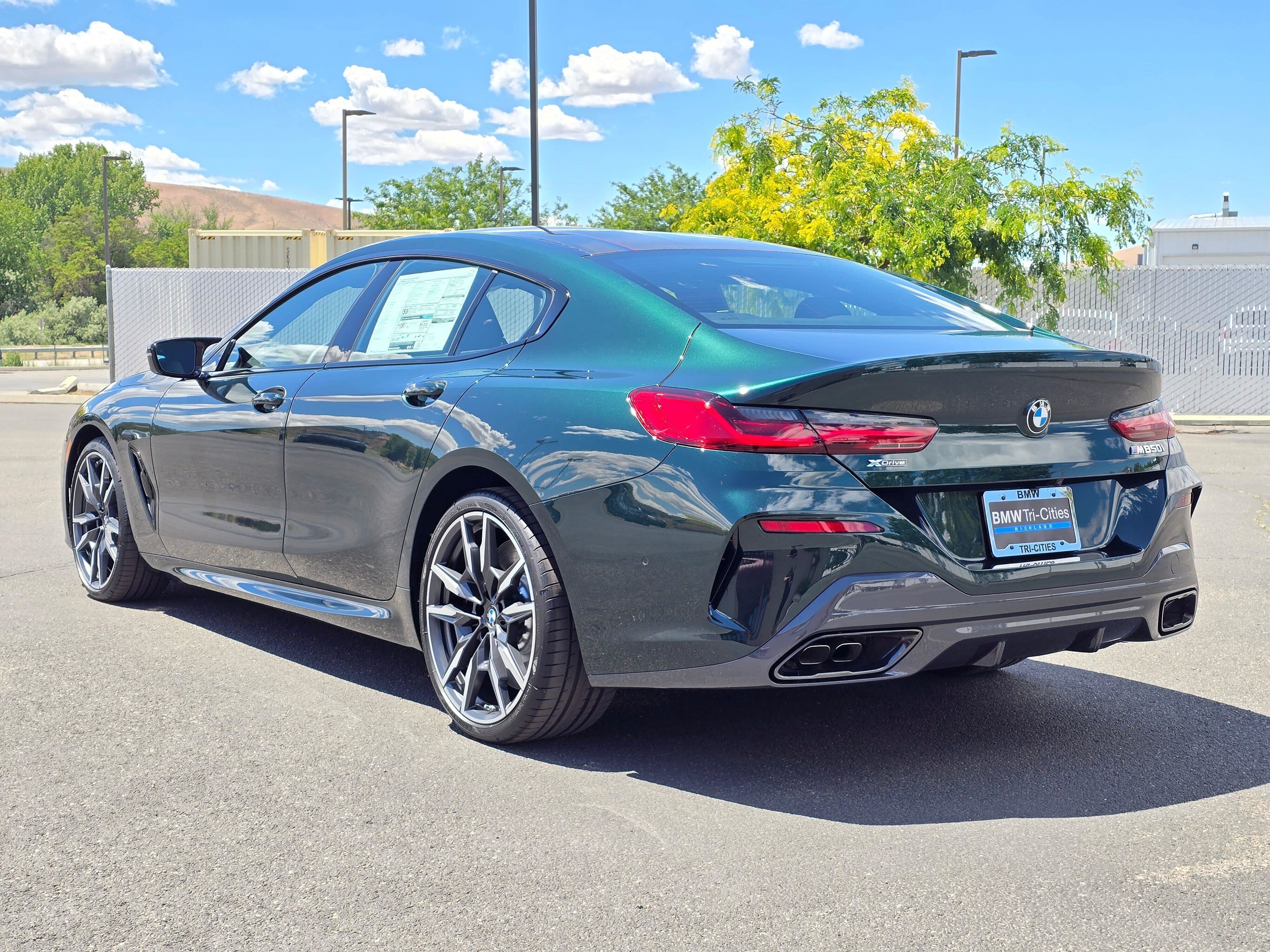 New 2026 Oxford Green Metallic BMW M850i image 4