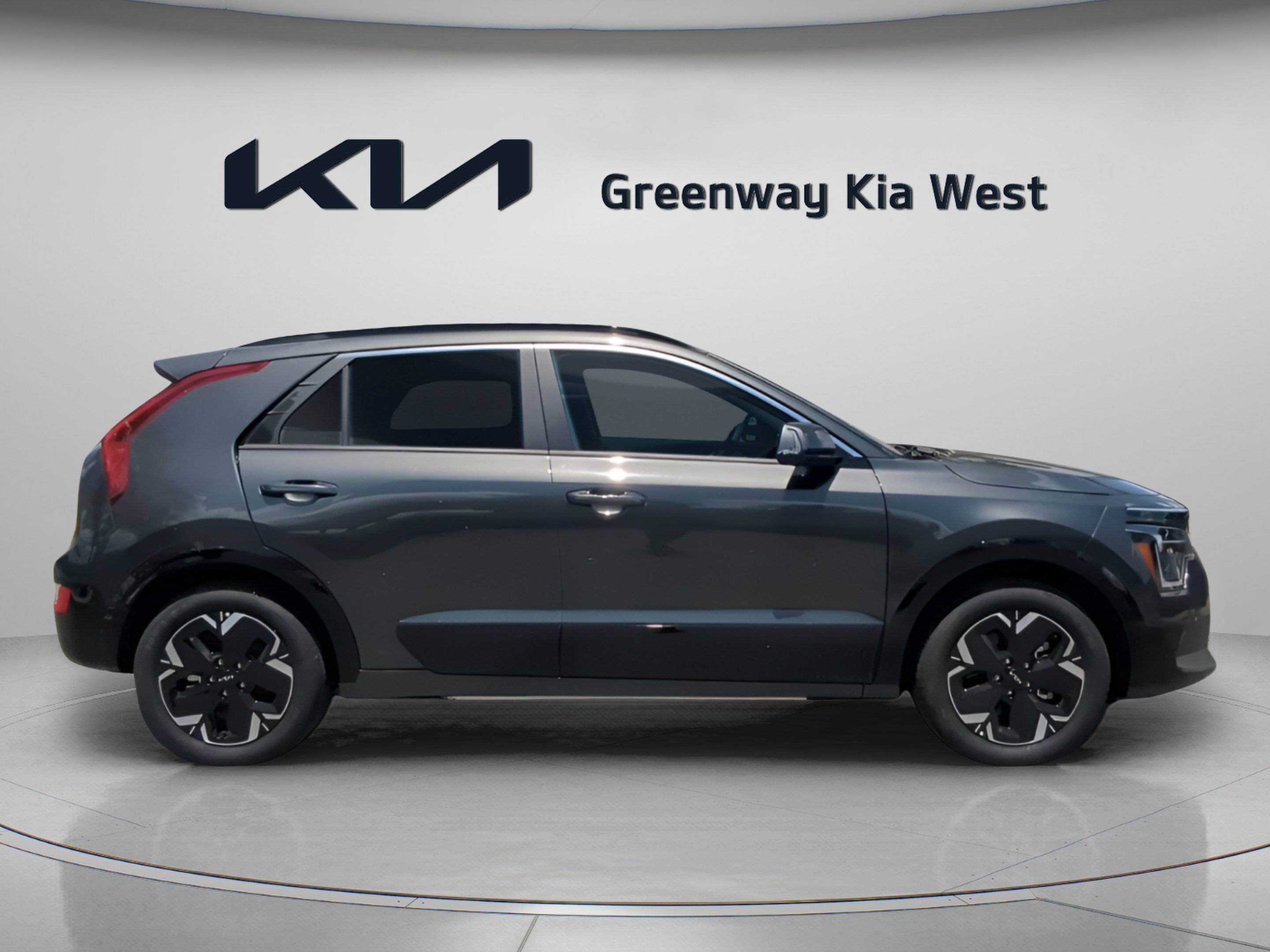 New 2026 Interstellar Gray Kia Wind image 9