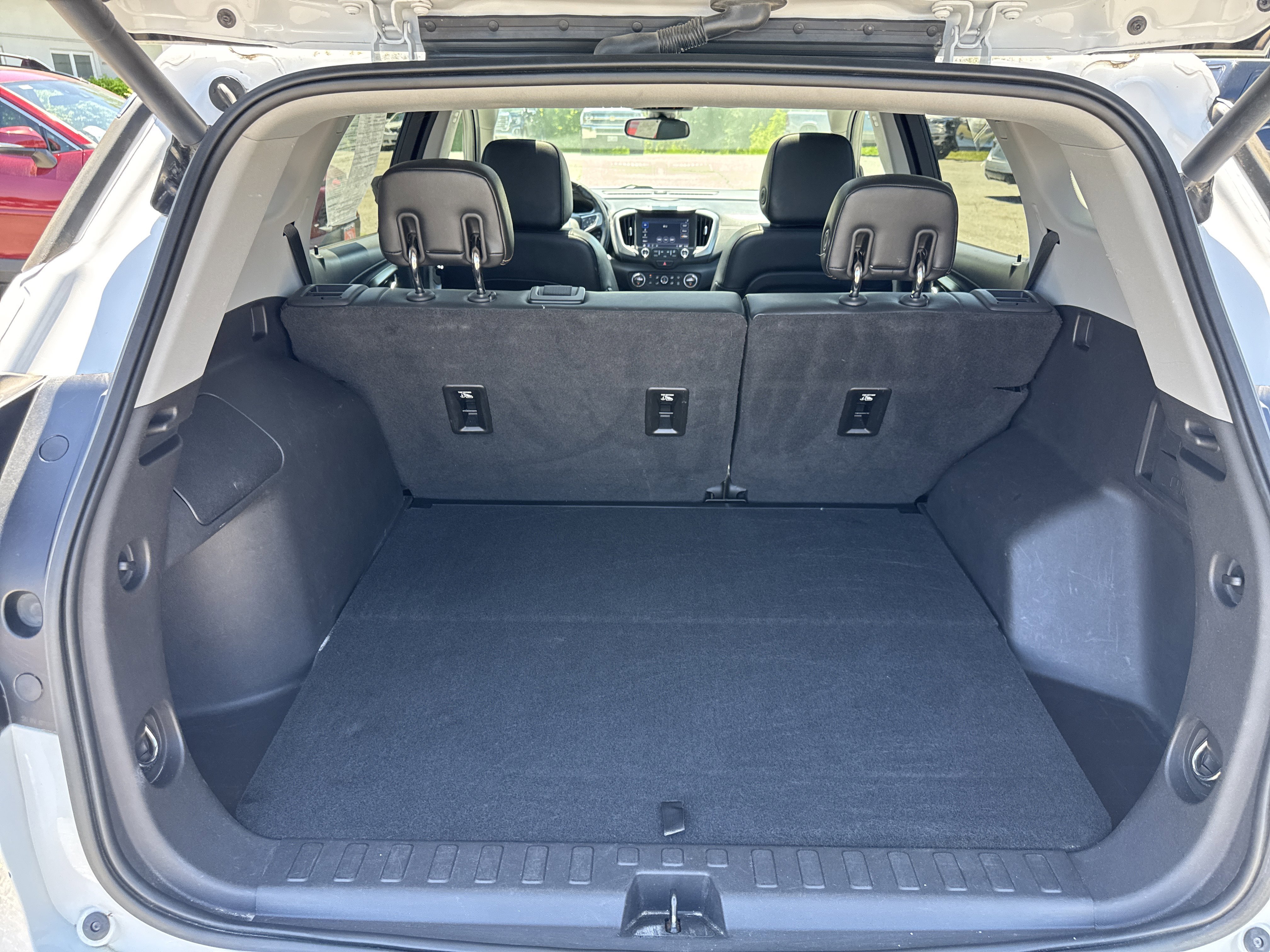 Used 2018 Summit White GMC SLT Diesel image 15