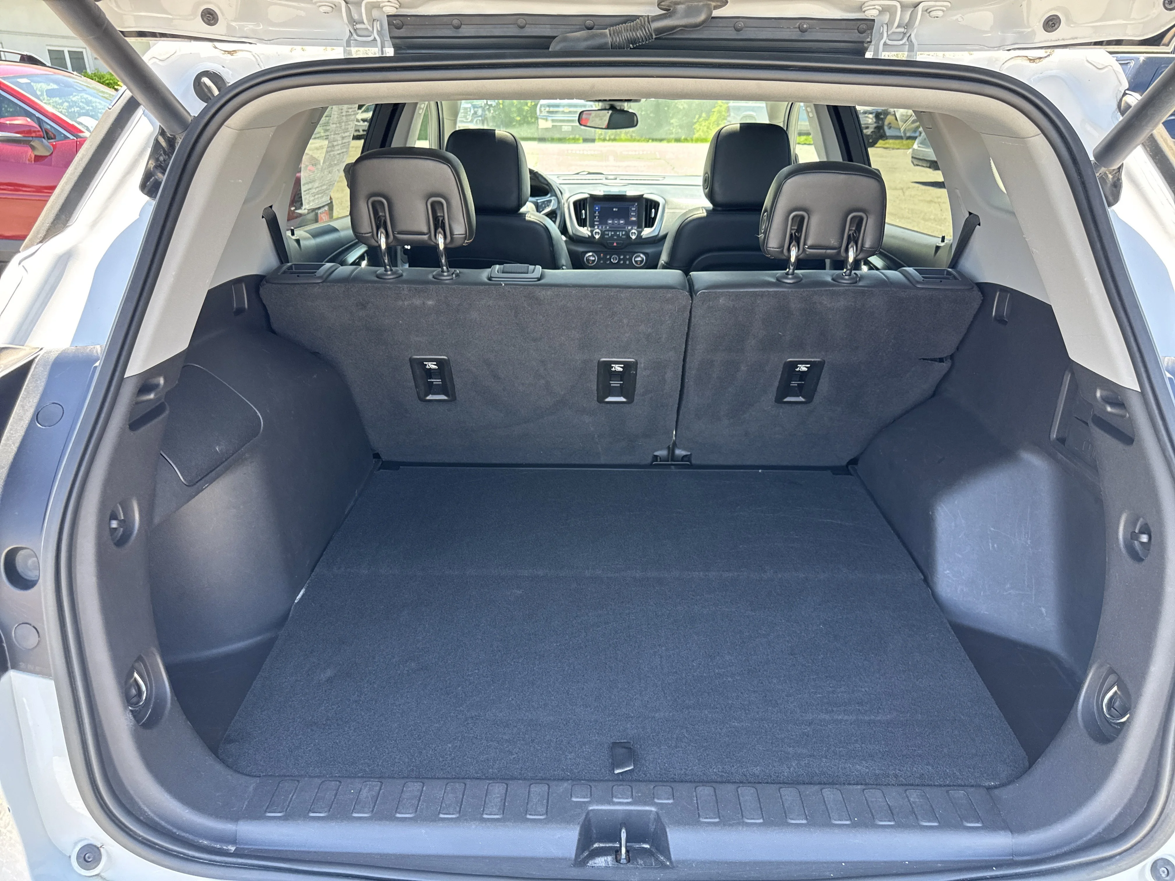 Used 2018 Summit White GMC SLT Diesel image 15