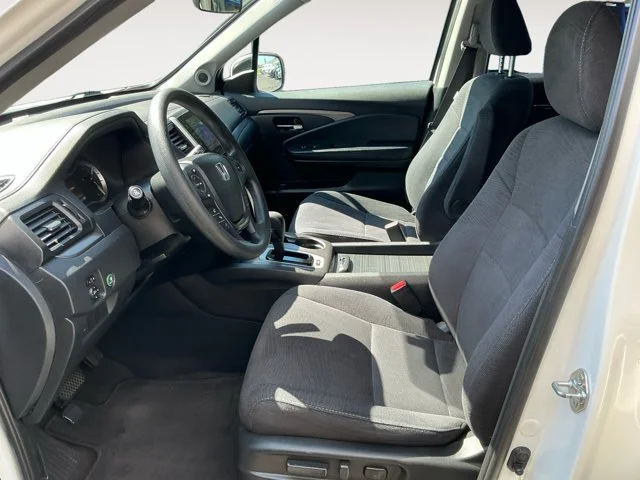 Used 2017 White Diamond Pearl Honda EX image 9