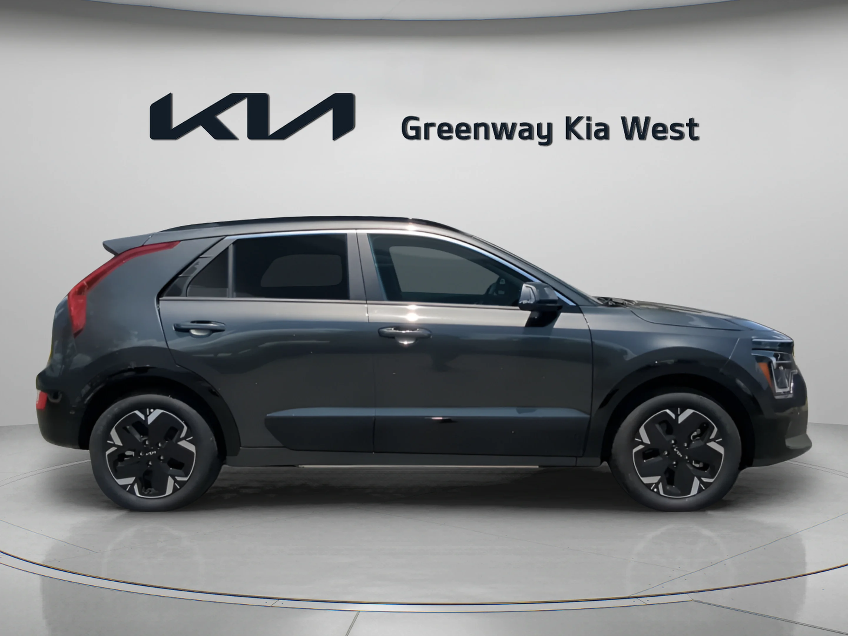 New 2026 Interstellar Gray Kia Wind image 9