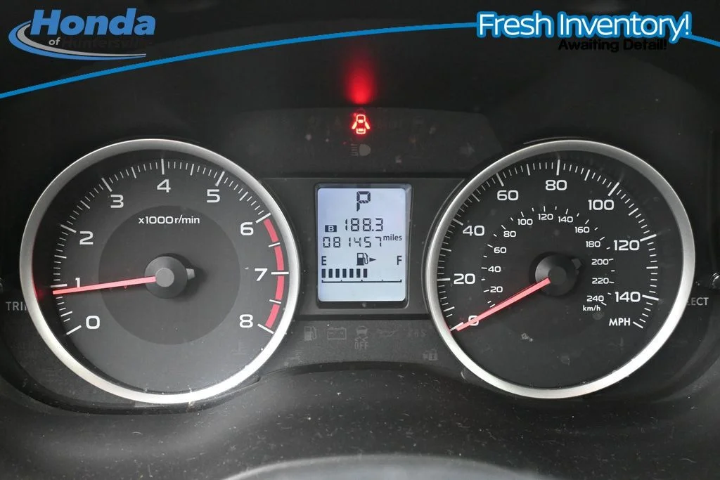 Used 2018 Crystal White Pearl Subaru 2.5i Premium image 12