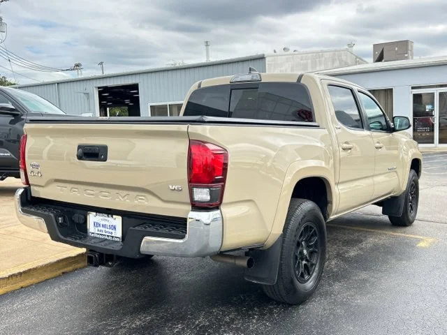 Used 2019 Quicksand Toyota SR5 image 11