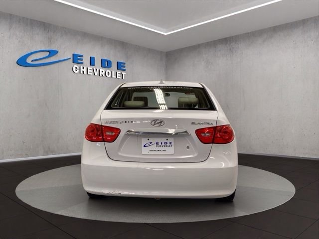 Used 2010 White Hyundai GLS image 11