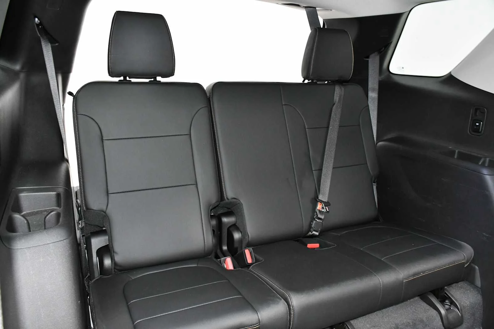 Used 2019 Iridescent Pearl Tricoat Chevrolet Premier image 23