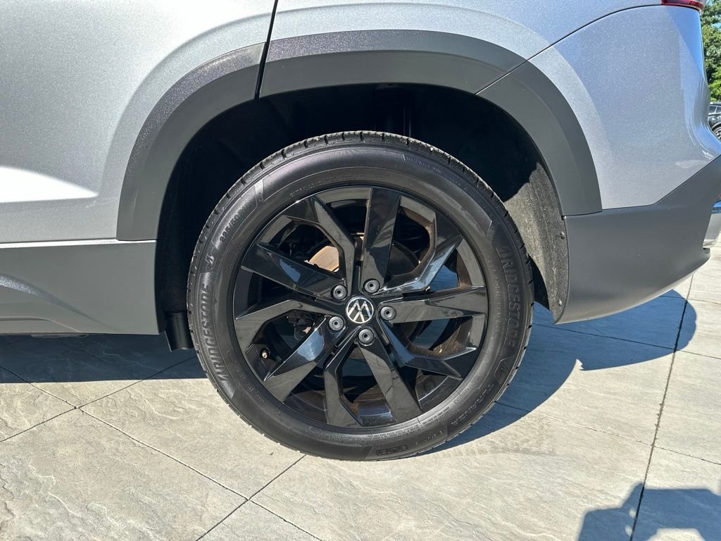 2023 Volkswagen Taos SE - Photo 8