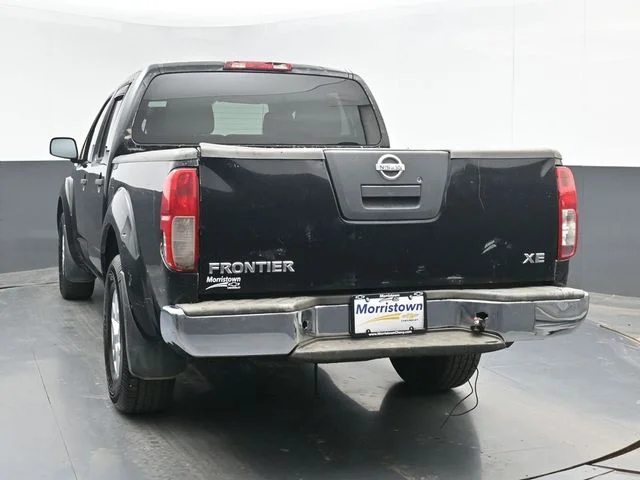 Used 2015 Black Nissan SV image 11