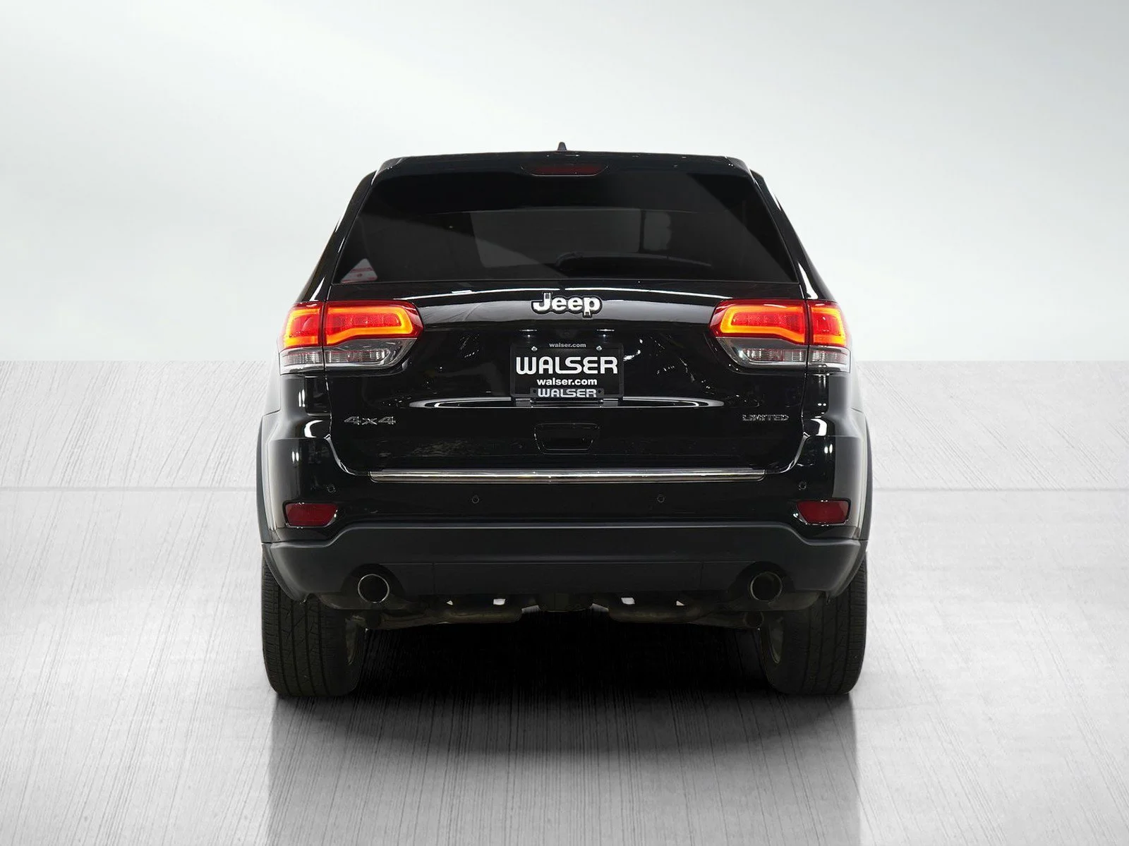 Used 2017 Jeep Grand Cherokee Limited with VIN 1C4RJFBT5HC908520 for sale in Burnsville, Minnesota