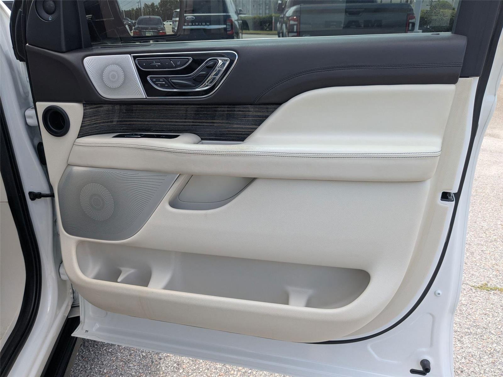 Used 2020 Pristine White Lincoln Black Label image 31