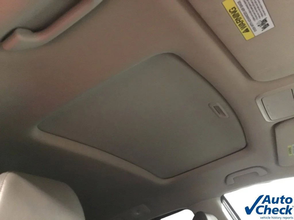 Used 2015 Silver Honda EX-L image 36