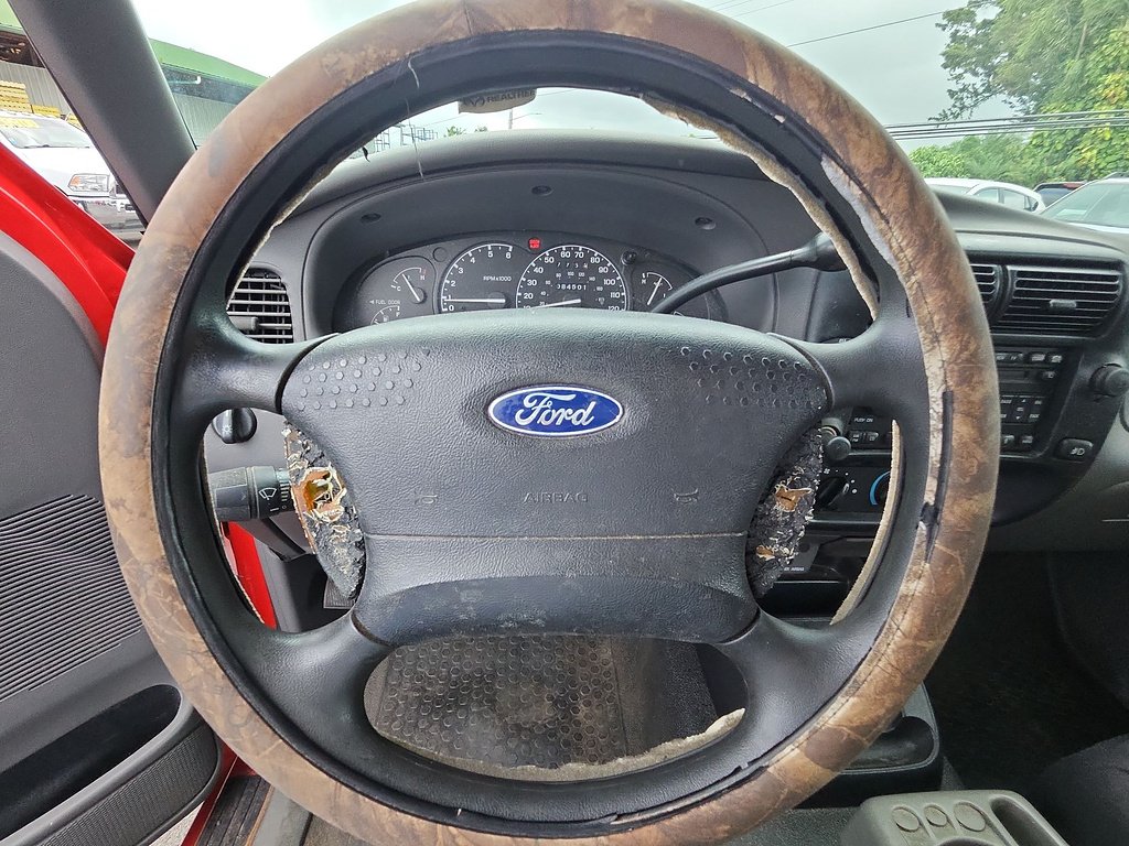 Used 2002  Ford Edge image 18