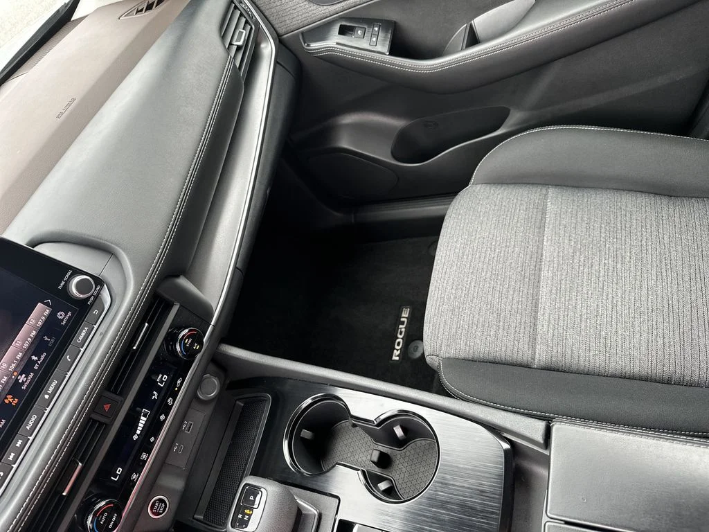 2023 Nissan Rogue SV - Photo 25