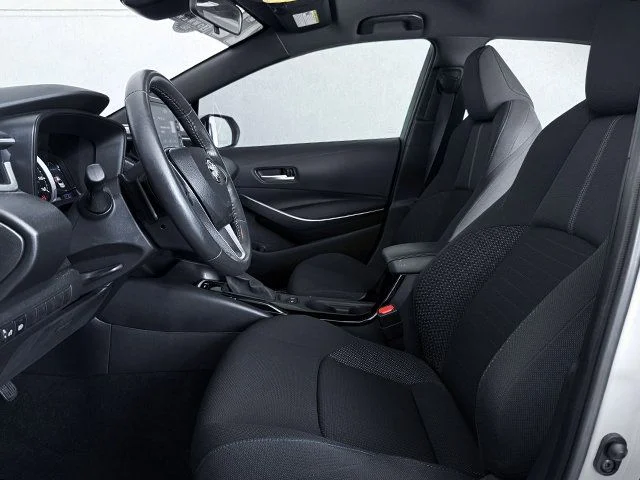 Used 2023 Ice Cap Toyota LE image 17