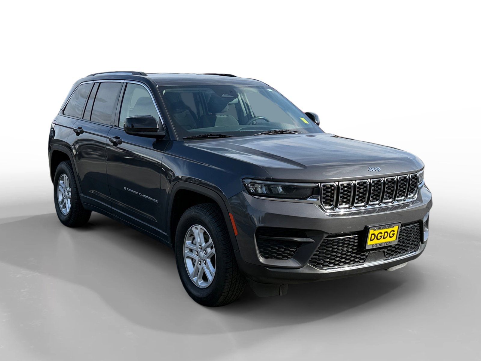 Used 2024 Gray Metallic Jeep Laredo image 7