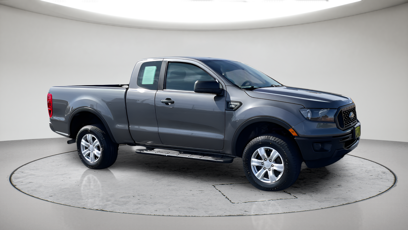 Used 2020 Magnetic Ford XL image 4