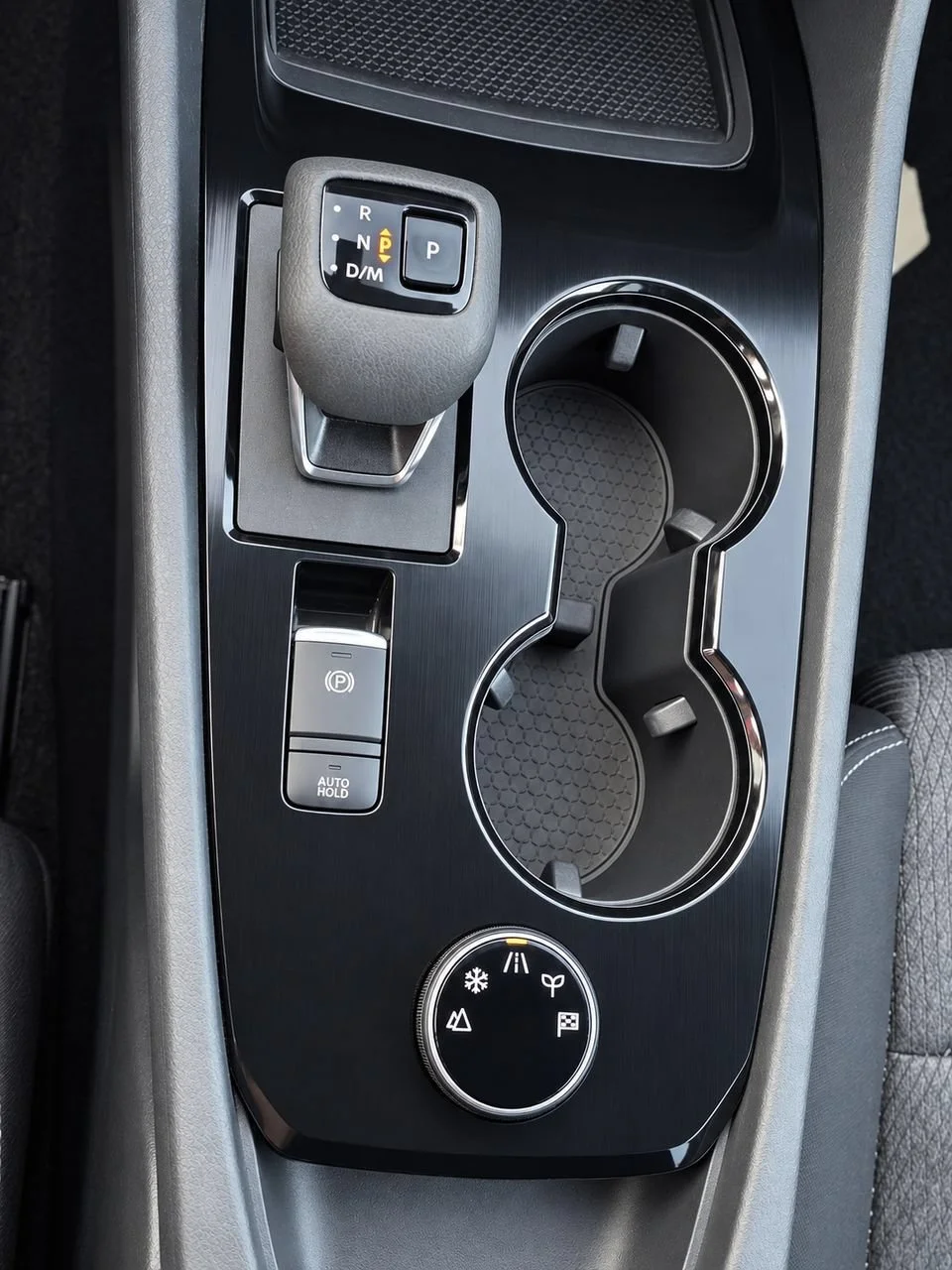 Used 2025  Nissan SV image 19