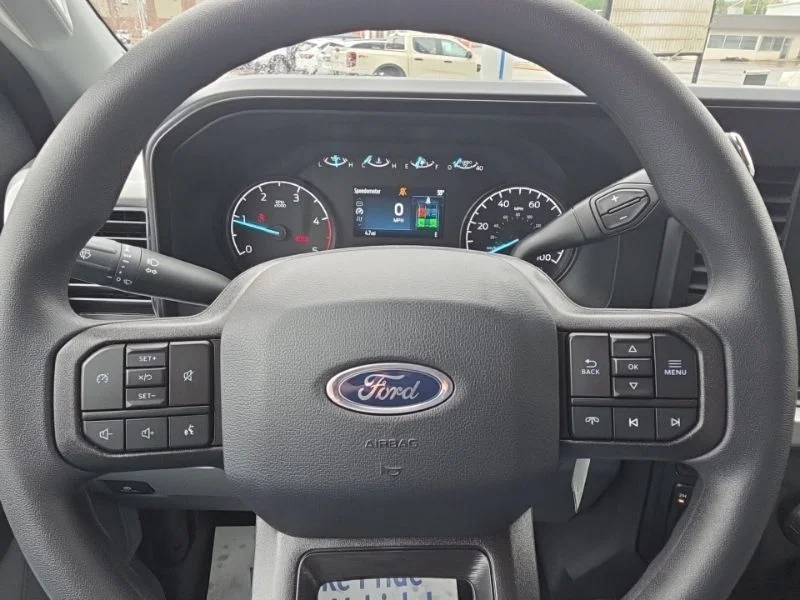 New 2026 Oxford White Ford F-350® XL image 31