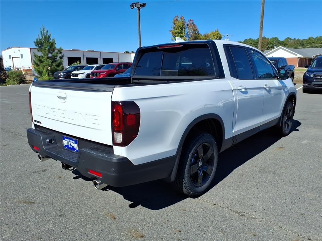 2026 Honda Ridgeline Black Edition photo 3