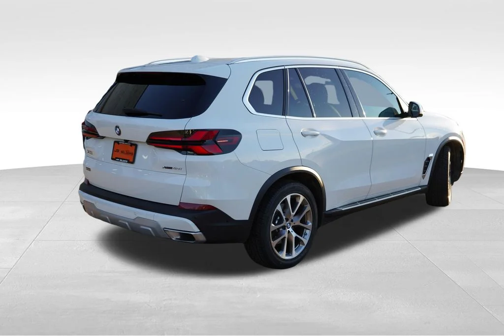 Used 2026 Alpine White BMW xDrive40i image 5