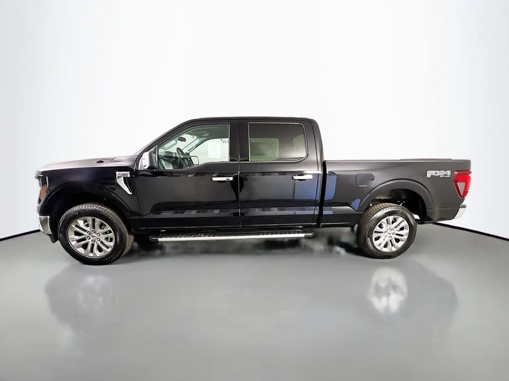 New 2026 Agate Black Metallic Ford XLT image 6
