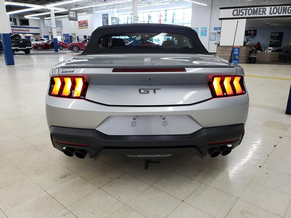 2025 Ford Mustang GT Premium - Photo 7