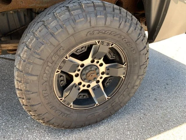 Used 2013 Gray GMC SLE image 12