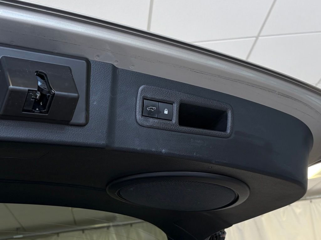 Used 2021 Silver Lexus 300h image 28