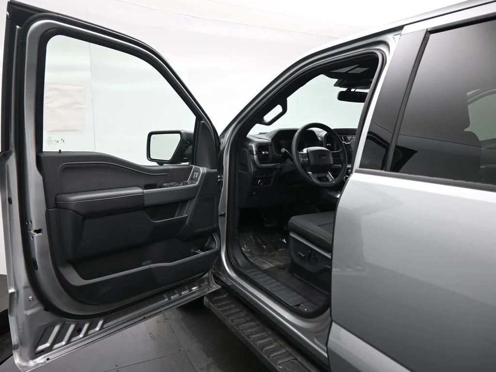 New 2026 Iconic Silver Metallic Ford XLT image 8