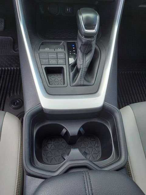 2019 Toyota RAV4 XLE Premium - Photo 28