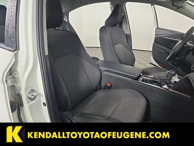 Used 2025 White Toyota LE image 19