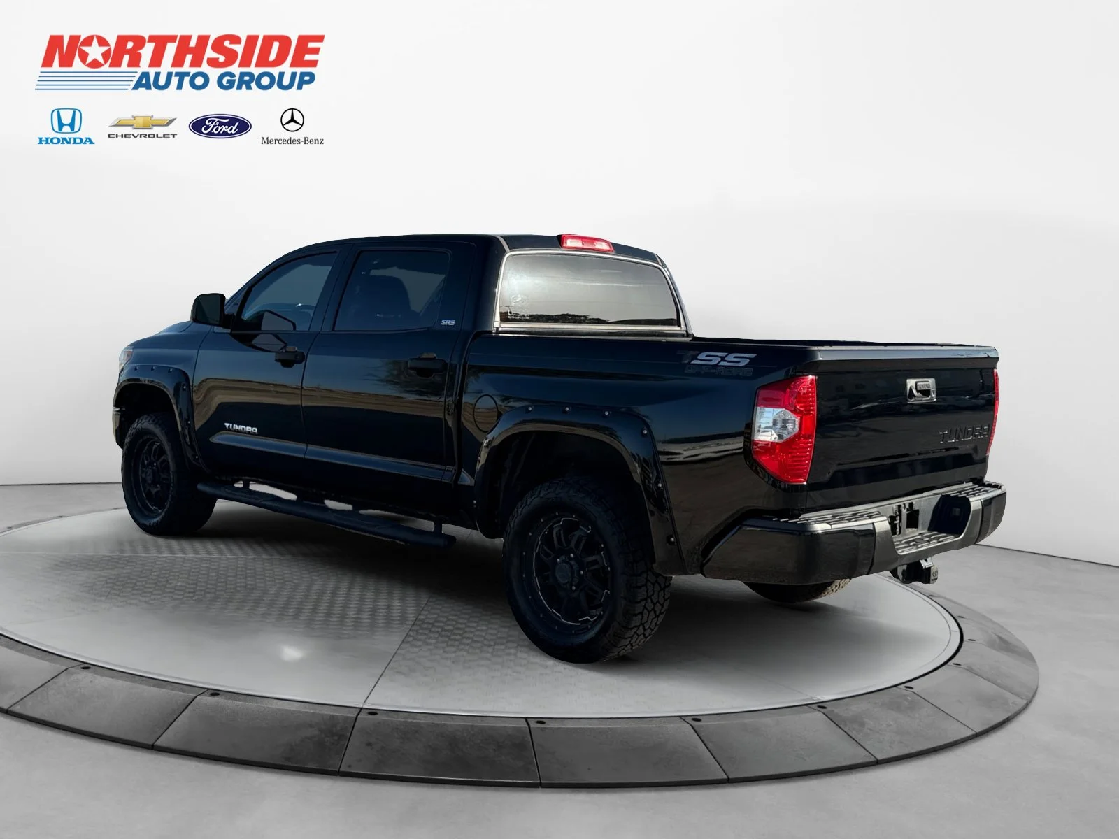 Used 2016 Black Toyota SR5 image 5