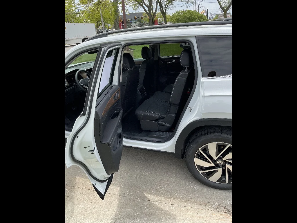 New 2026 Opal White Pearl Volkswagen SE 4Motion image 6