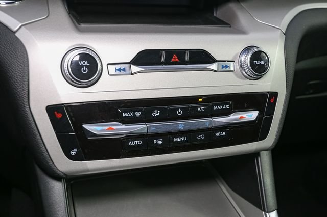 Used 2023 Black Ford XLT image 26