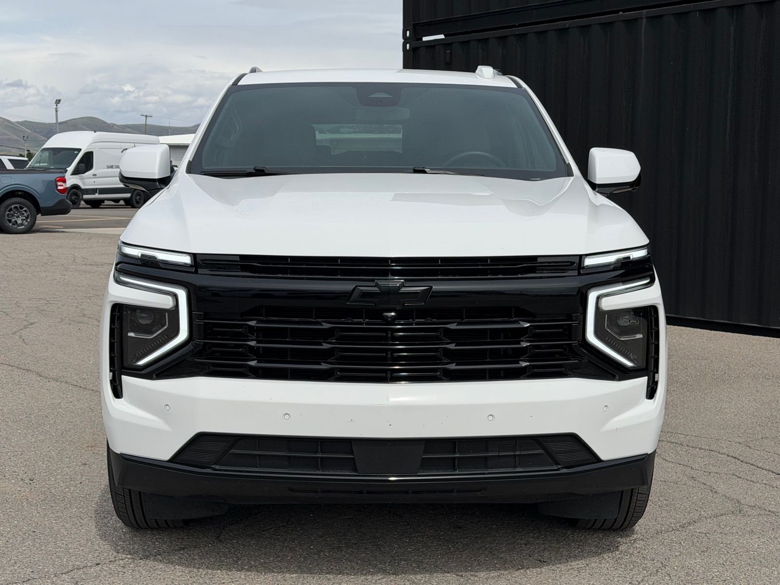 View vehicle photo 2